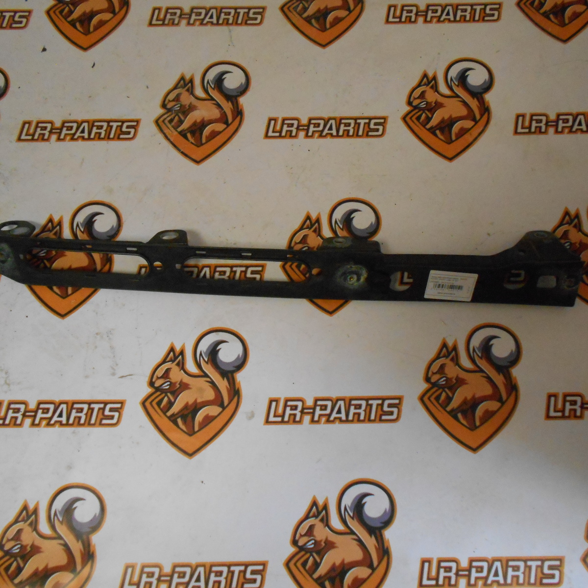 LR116261 Wing Mounting bracket upper left RANGE ROVER (L405) 2013- Used